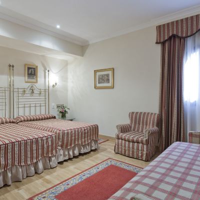 三人房 瑪利亞多娜酒店優惠