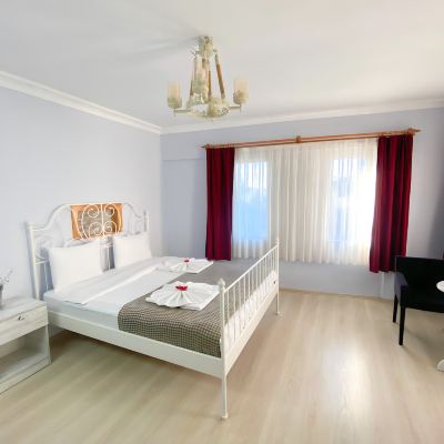 Superior Double Room Queen Bee Hotel Promo Code