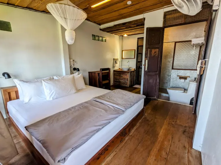 ห้องเตียงคิงไซส์พร้อมวิวแม่น้ำ-ปลอดบุหรี่