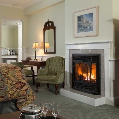 Deluxe Room, 2 Queen Beds, Fireplace Lord Camden Inn Promo Code