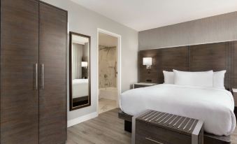 Embassy Suites by Hilton Montreal Airport