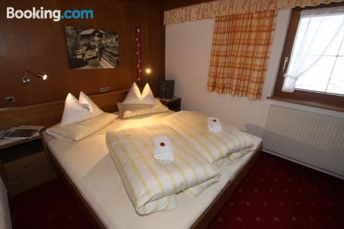 双人房（带梳化床）