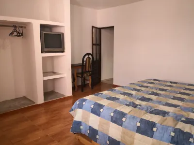 Impresionante habitación con cama extragrande en el centro de la ciudad Hoteles en 