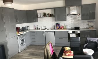 Impeccable Two Bedroom Apartment in South Belfast - Housity