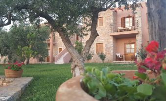 Liotrivi Historical Mansion and Boutique Hotel - Housity