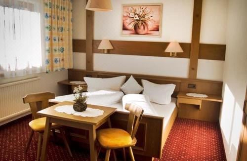 高级两卧室公寓 - 带阳台