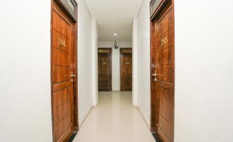 OYO Flagship 318 K1 UPN Rungkut Madya - Housity