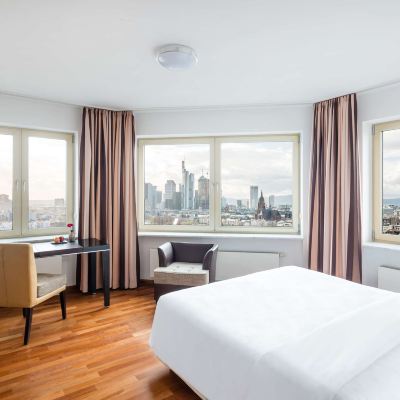 Queen Room With Skyline View Lindner Hotel & Residence Main Plaza Promo Code