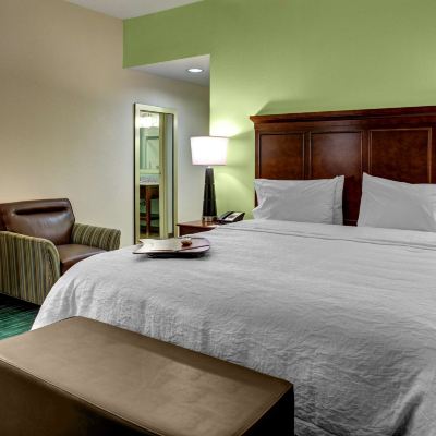 1 King W/Microwv/Fridge Nonsmoke Hampton Inn and Suites Coconut Creek Promo Code