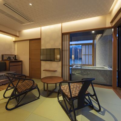 スイート、角部屋ツイン バス付き シティビュー 飯坂ホテルジュラク クーポン