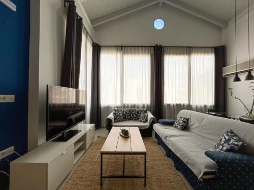 The Loft Project Center City F One-Bedroom Apartment