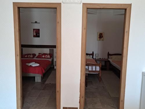 带露台的双卧室海景公寓