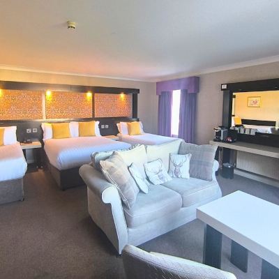 Deluxe Family Suite-Double Bed & 3 Single Beds Flannery's Hotel Promo Code