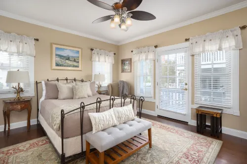 Bayfront Westcott House Bed & Breakfast