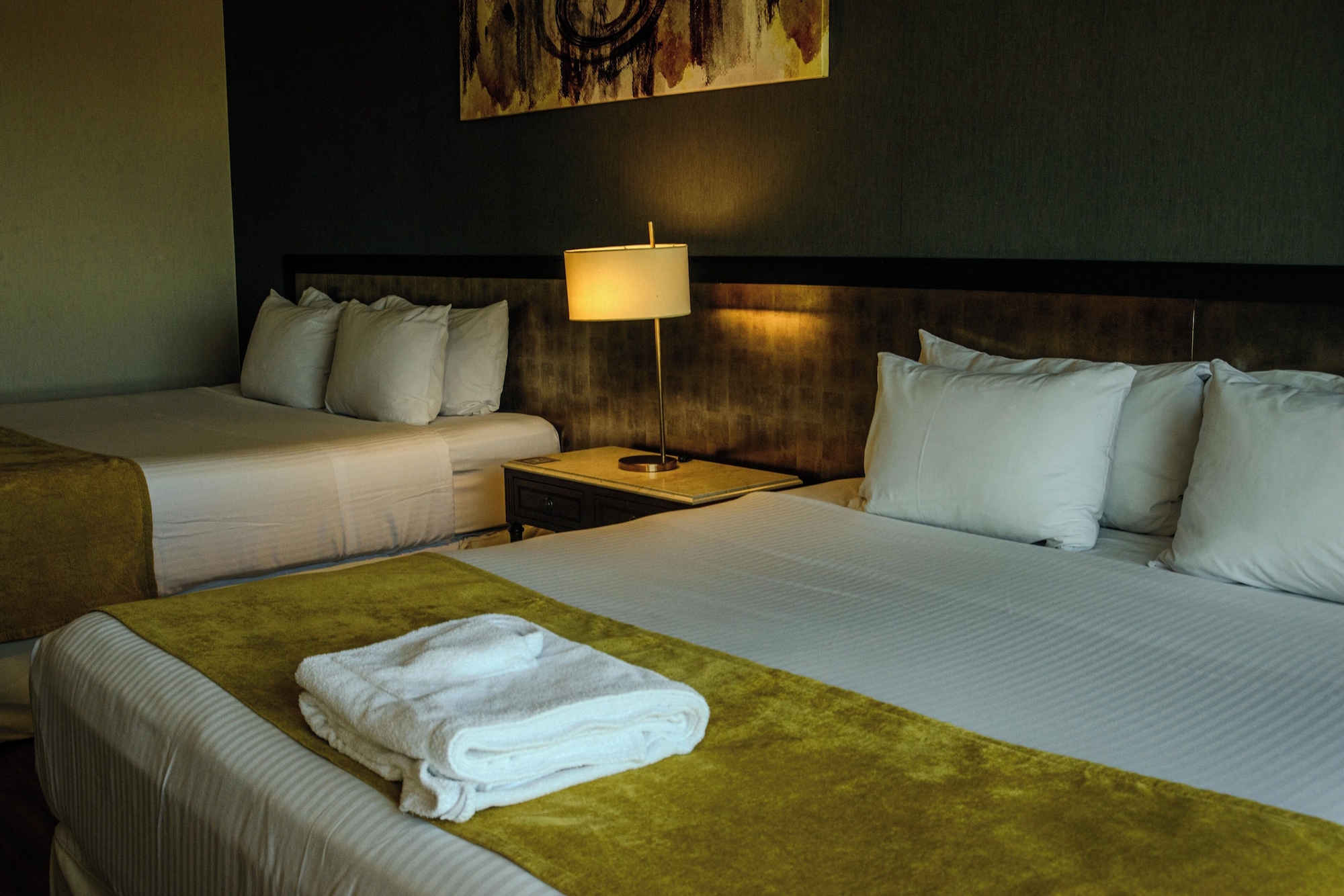 Radisson Montevideo Victoria Plaza Hotel房间，2张单人床，禁烟