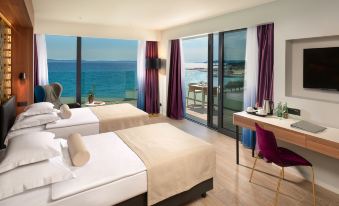 Amphora Hotel - Housity