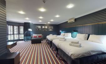 Village Hotel Swindon - Housity