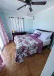 Two bedroom two bathroom beach house located 10 steps from the beach Отели в г. 
