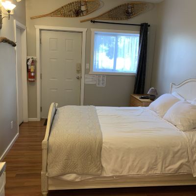 Room (5) Smithers Guesthouse Promo Code