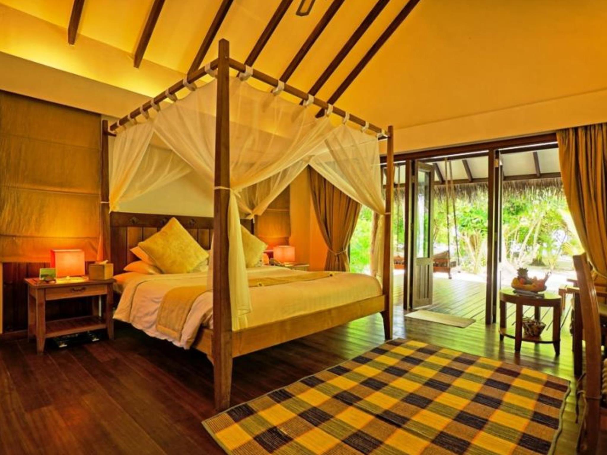 半独立式海滩特大床别墅