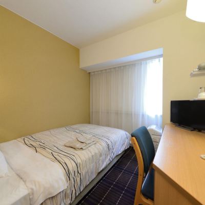 スモールダブルルーム(禁煙) 金沢マンテンホテル駅前 クーポン