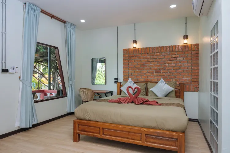 Standard Double or Twin Room, 1 King Bed, Pool View