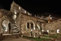 Artemis Cave Suites & Spa- Adults Only Hotel di 