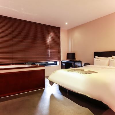 Superior Suite A (Netflix, Breakfast, Large Bath, Cesco) Daejeon Munchang Luis 쿠폰