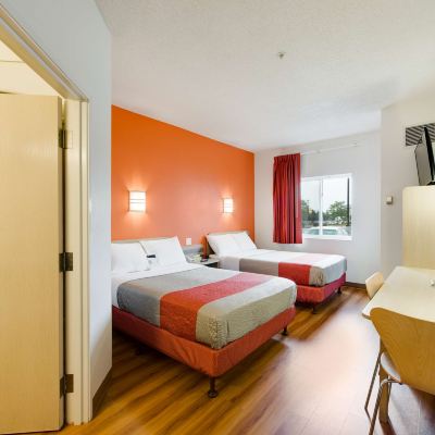 Quadruple Room Motel 6-Brampton, on - Toronto Promo Code