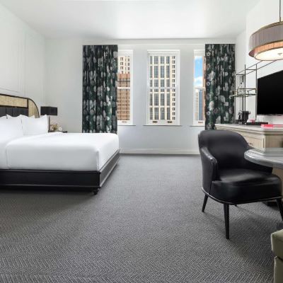 Deluxe Room, 1 King Bed, Accessible, Bathtub (Mobility & Hearing) The Candler Hotel Atlanta, Curio Collection by Hilton Promo Code