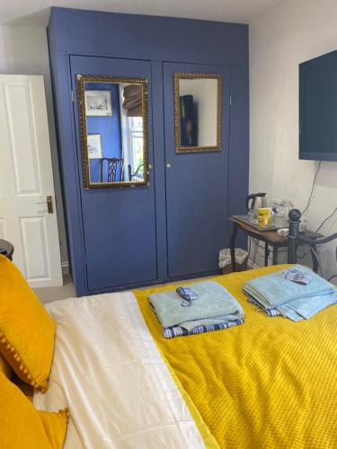 双人房（带公共浴室）