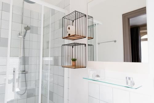 两间连通双人间