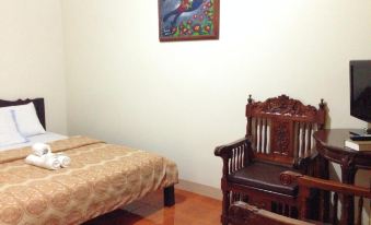 Sierra Traveller’s Inn Holy Spirit - Housity