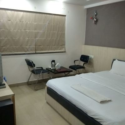 Deluxe Double Room, 1 Double Bed, Smoking, City View JK Rooms 122 Shaheen Lodging & Boarding Promo Code