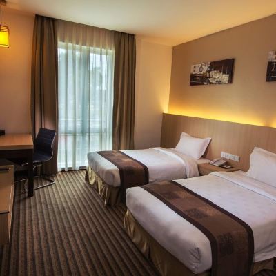 Bilik Twin Superior Dilarang merokok Kupon DeHome Boutique Hotel