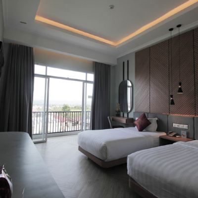 Grand Deluxe Twin Room with Balcony