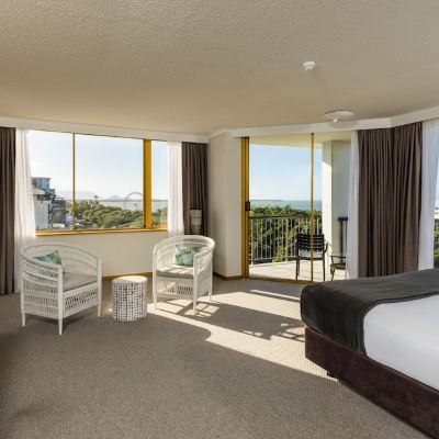 Superior King Balcony Suite Pacific Hotel Cairns Promo Code