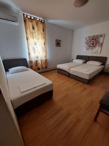 三人房（带独立浴室）