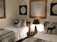 Close to everything! Hotels in Izard County