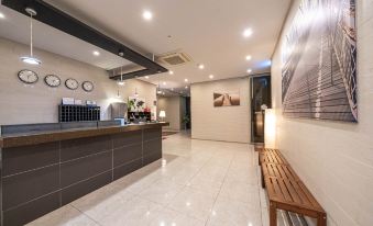 Hotel Clover - Housity
