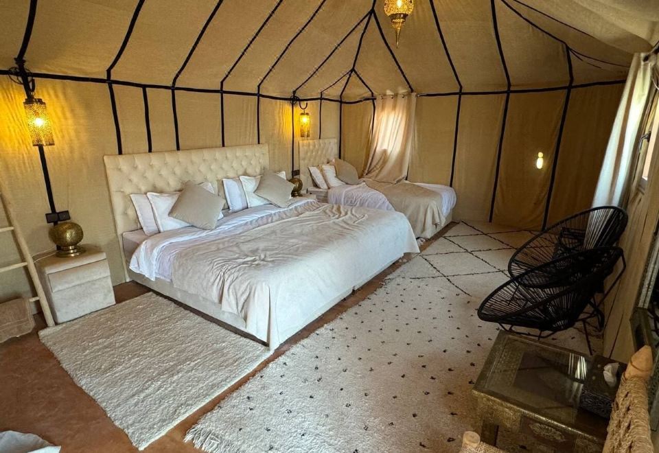 奢华帐篷， 1特大床， 沙漠景