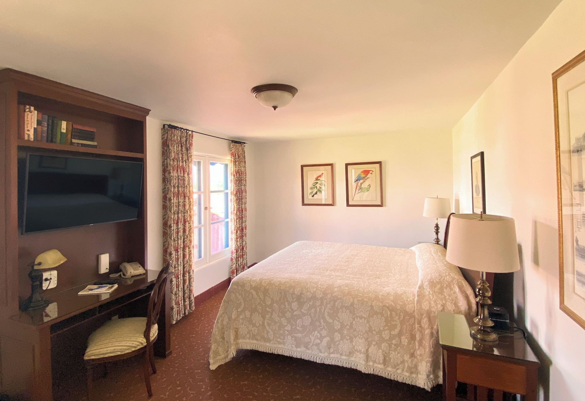 标准特大号床间