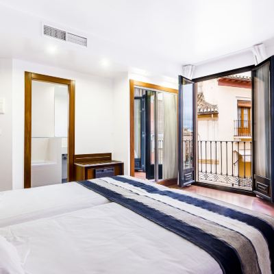 Twin Room with Balcony Monjas Del Carmen Hotel Promo Code