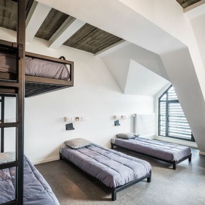 四人房 沙勒羅瓦青年旅舍優惠