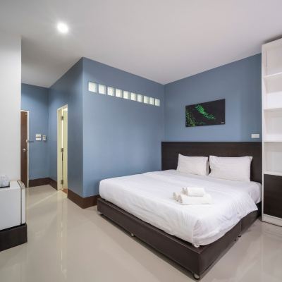 Standard Double Room Belleville Hotel Promo Code