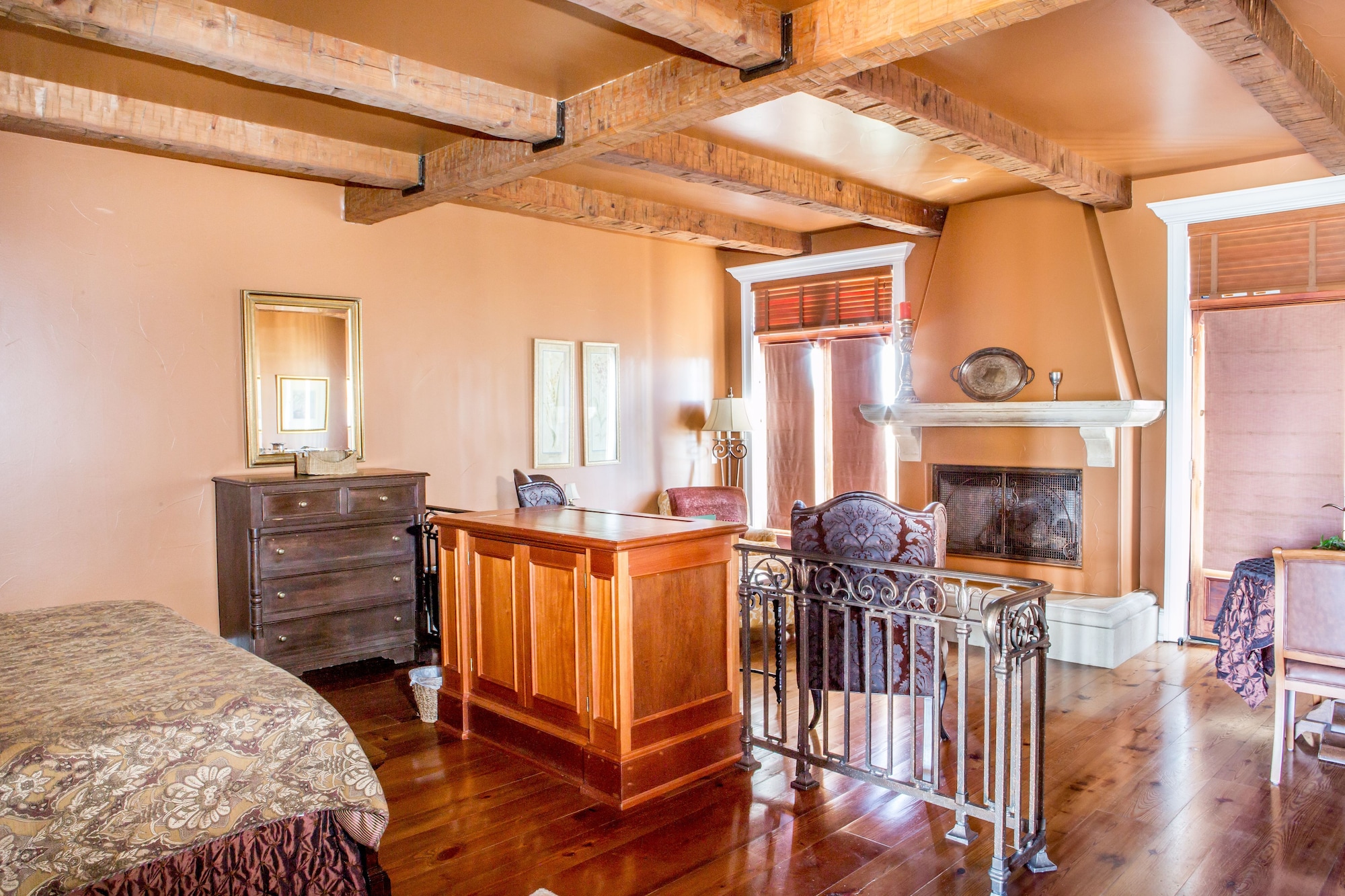 套房，1张特大床，葡萄园景观（Sangiovese）