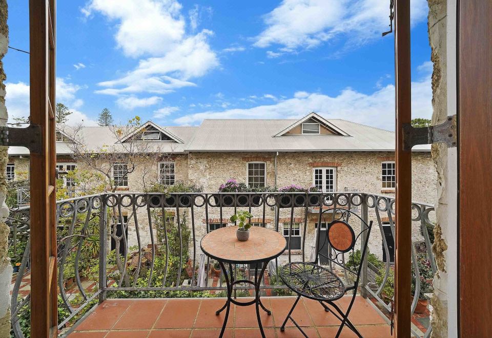 巴达维亚标准无烟阳台房