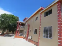 Comfort Plus Hotel Hôtels à : 