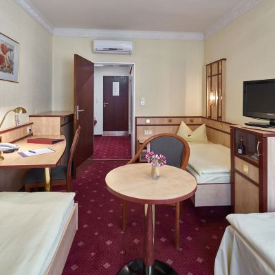 Comfort Triple Room Hotel Alfa Zentrum Promo Code