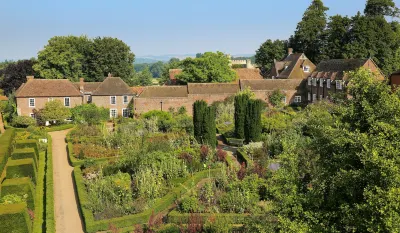 Leeds Castle Stable Courtyard Bed and Breakfast Отели в г. 